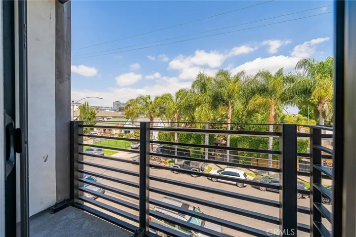 6201 La Mirada Avenue Unit 4, Hollywood, California 90038