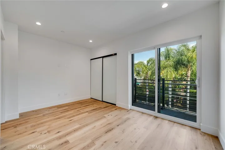 6201 La Mirada Avenue Unit 4, Hollywood, California 90038