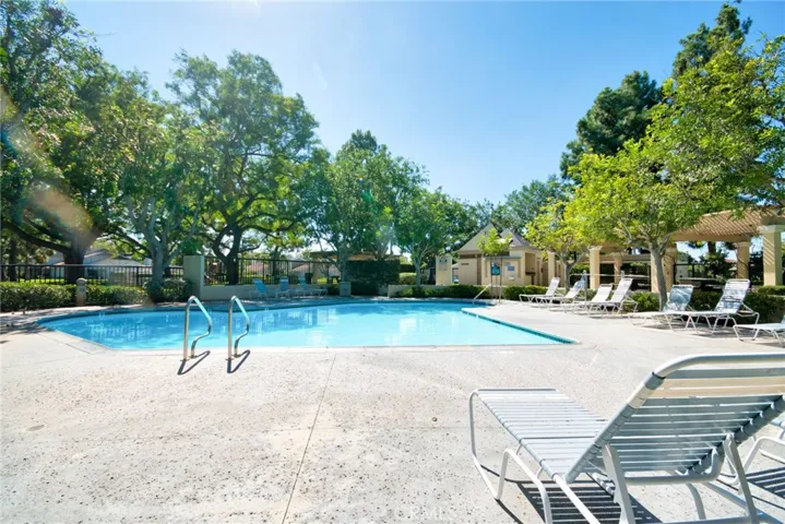 17 Elderglen 15, Irvine, California 92604