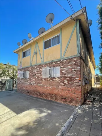 1230 W 107th Street, Los Angeles, California 90044