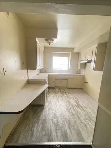 1230 W 107th Street, Los Angeles, California 90044