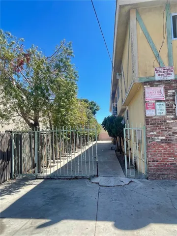 1230 W 107th Street, Los Angeles, California 90044