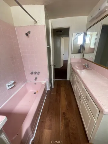 1230 W 107th Street, Los Angeles, California 90044