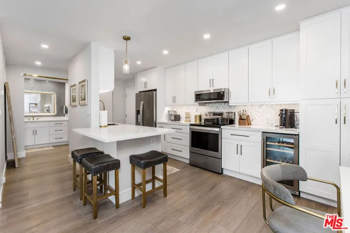 8535 W West Knoll Drive Unit 217, West Hollywood, California 90069