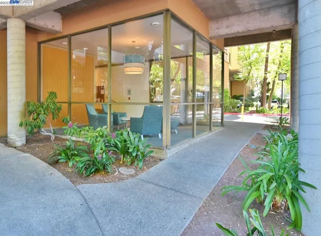 410 N Civic Dr Unit 502, Walnut Creek, California 94596