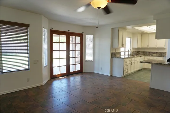 family room kitchen