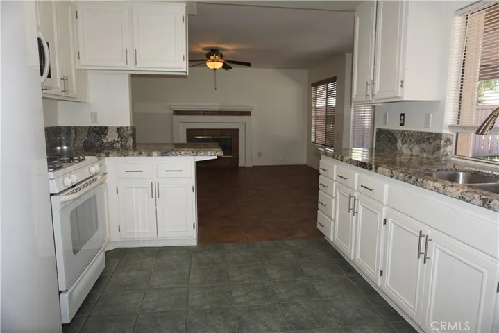 19385 Oakview Lane, Lake Elsinore, California 92530