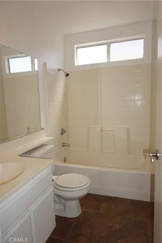 19385 Oakview Lane, Lake Elsinore, California 92530