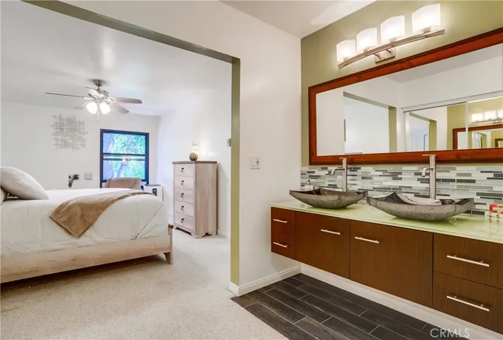 Primary suite