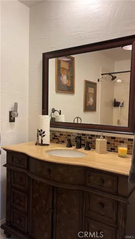 downstairs bath sink 2
