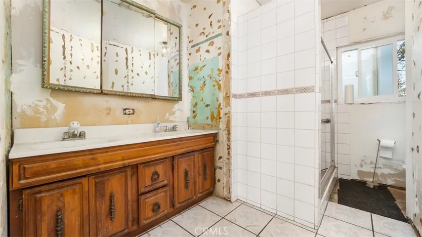 14311 Chadron Avenue, Hawthorne, California 90250