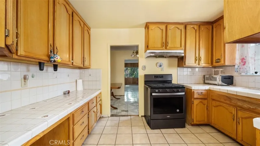 14311 Chadron Avenue, Hawthorne, California 90250