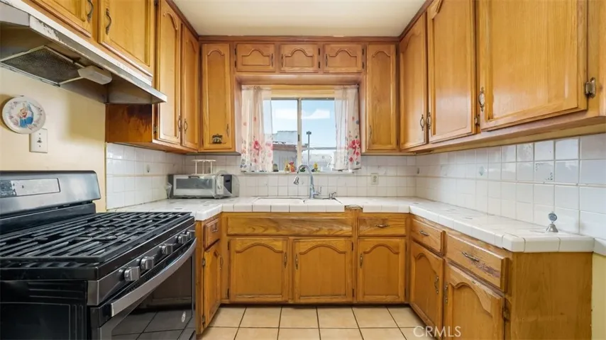 14311 Chadron Avenue, Hawthorne, California 90250