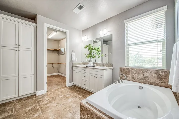 1639 E Autumn Sage Avenue, Fresno, California 93730