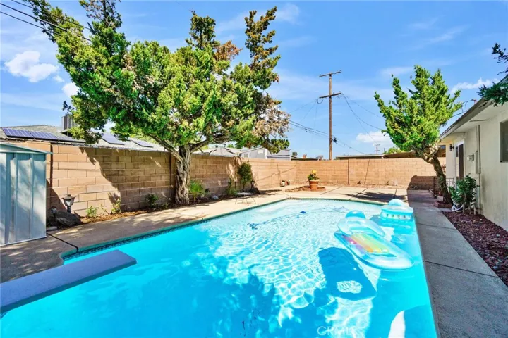 607 W San Jose Avenue, Clovis, California 93612