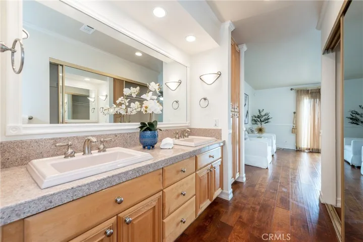 3736 Startouch Drive, Pasadena, California 91107