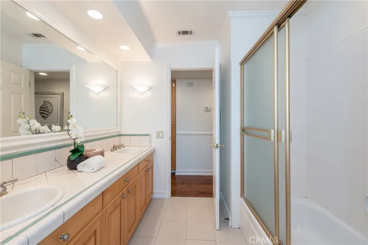 3736 Startouch Drive, Pasadena, California 91107