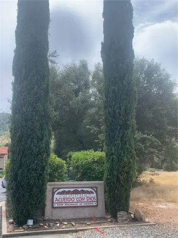 Entrance of Acuerdo Con Dios