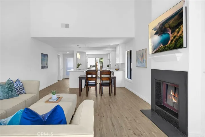 64 Sea Island Drive, Newport Beach, California 92660
