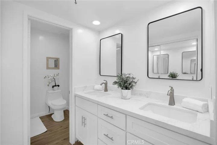 64 Sea Island Drive, Newport Beach, California 92660