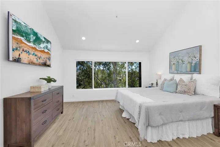64 Sea Island Drive, Newport Beach, California 92660