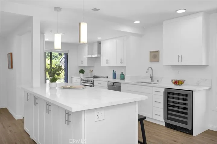 64 Sea Island Drive, Newport Beach, California 92660