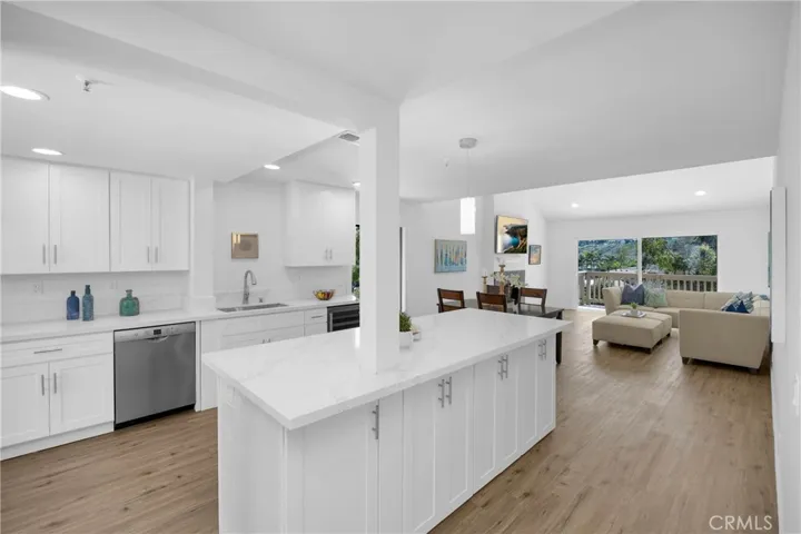 64 Sea Island Drive, Newport Beach, California 92660