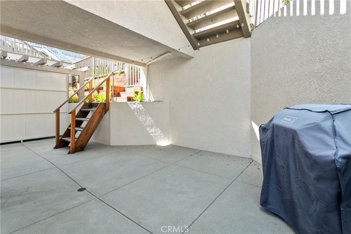 690 Cliff Drive Unit R1, Laguna Beach, California 92651