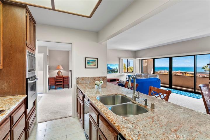 690 Cliff Drive Unit R1, Laguna Beach, California 92651