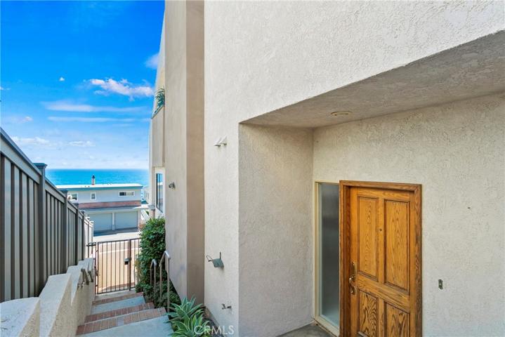 690 Cliff Drive Unit R1, Laguna Beach, California 92651