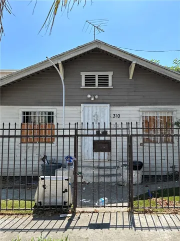 310 W 82nd Street, Los Angeles, California 90003