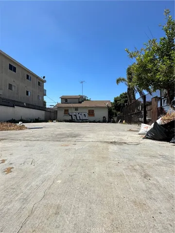 310 W 82nd Street, Los Angeles, California 90003