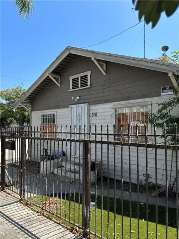 310 W 82nd Street, Los Angeles, California 90003