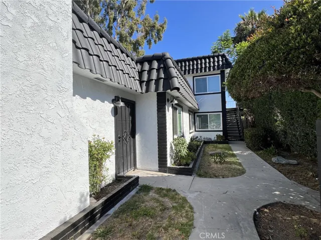 432 Hamilton Street, Costa Mesa, California 92627