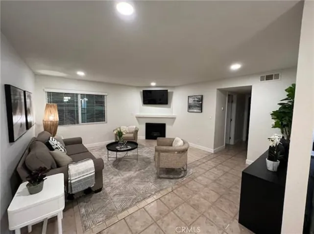 432 Hamilton Street, Costa Mesa, California 92627
