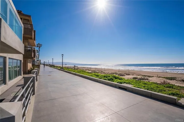 2516 Ocean Drive, Manhattan Beach, California 90266