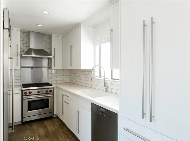 2516 Ocean Drive, Manhattan Beach, California 90266