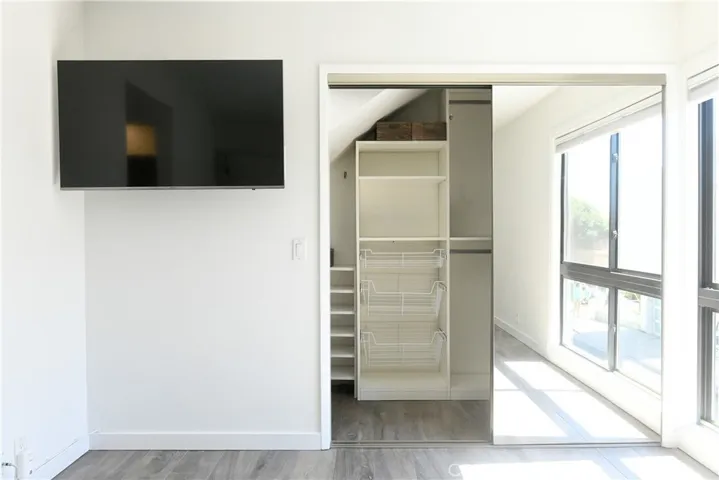 2516 Ocean Drive, Manhattan Beach, California 90266