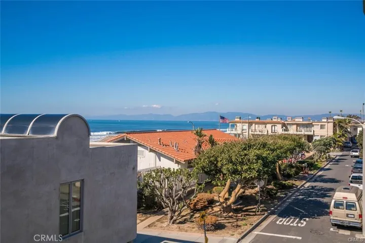 2516 Ocean Drive, Manhattan Beach, California 90266