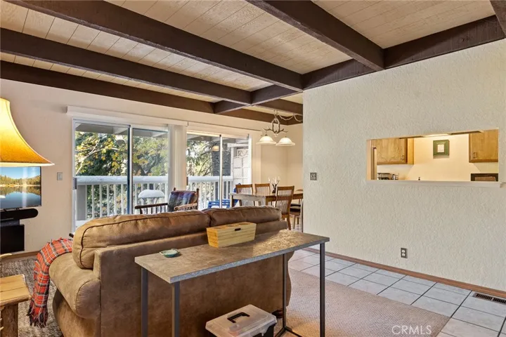 322 Canyon Crest Lane, Lake Arrowhead, California 92352