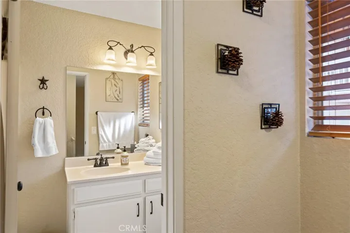 322 Canyon Crest Lane, Lake Arrowhead, California 92352