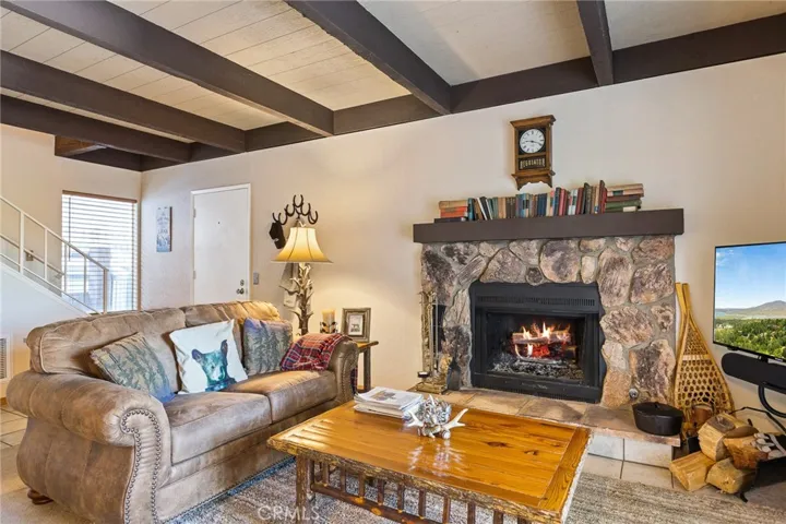 322 Canyon Crest Lane, Lake Arrowhead, California 92352