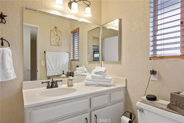322 Canyon Crest Lane, Lake Arrowhead, California 92352