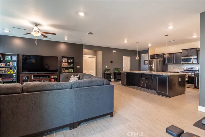 3510 Oak Lake Lane, Shafter, California 93263