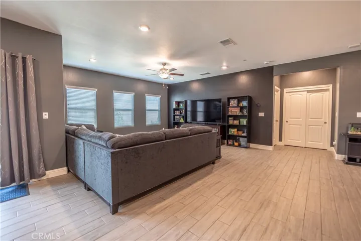 3510 Oak Lake Lane, Shafter, California 93263