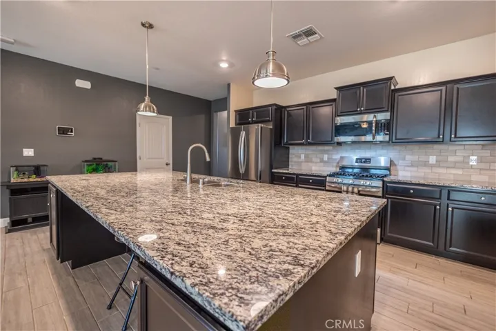 3510 Oak Lake Lane, Shafter, California 93263