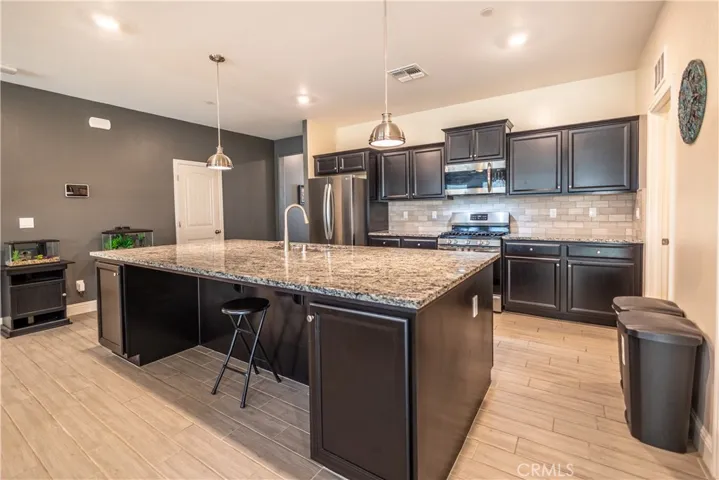 3510 Oak Lake Lane, Shafter, California 93263