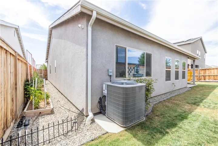 3510 Oak Lake Lane, Shafter, California 93263