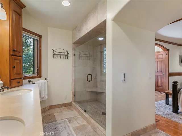 1601 Moon Drive, Lake Arrowhead, California 92352