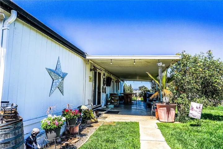 33121 Christine Lane, Winchester, California 92596